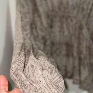 Long sleeve, Deep V top. Size Large